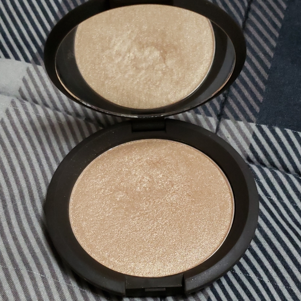 Becca Shimmering Skin Perfector